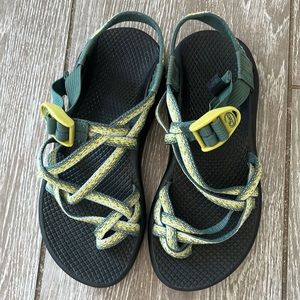Chaco size 6